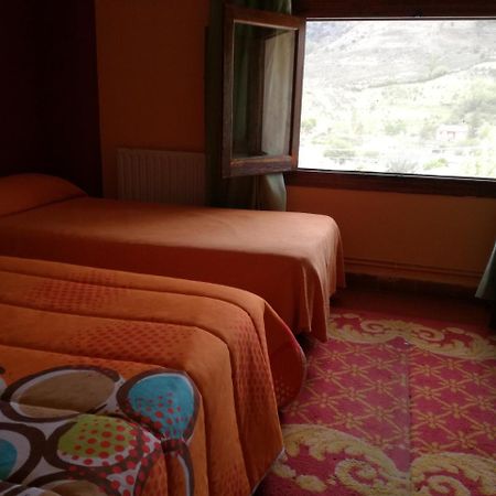 Hostal Del Tajo Peralejos de las Truchas Εξωτερικό φωτογραφία